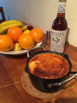 a pot with sugar cream