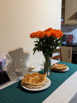 apple pie with roses